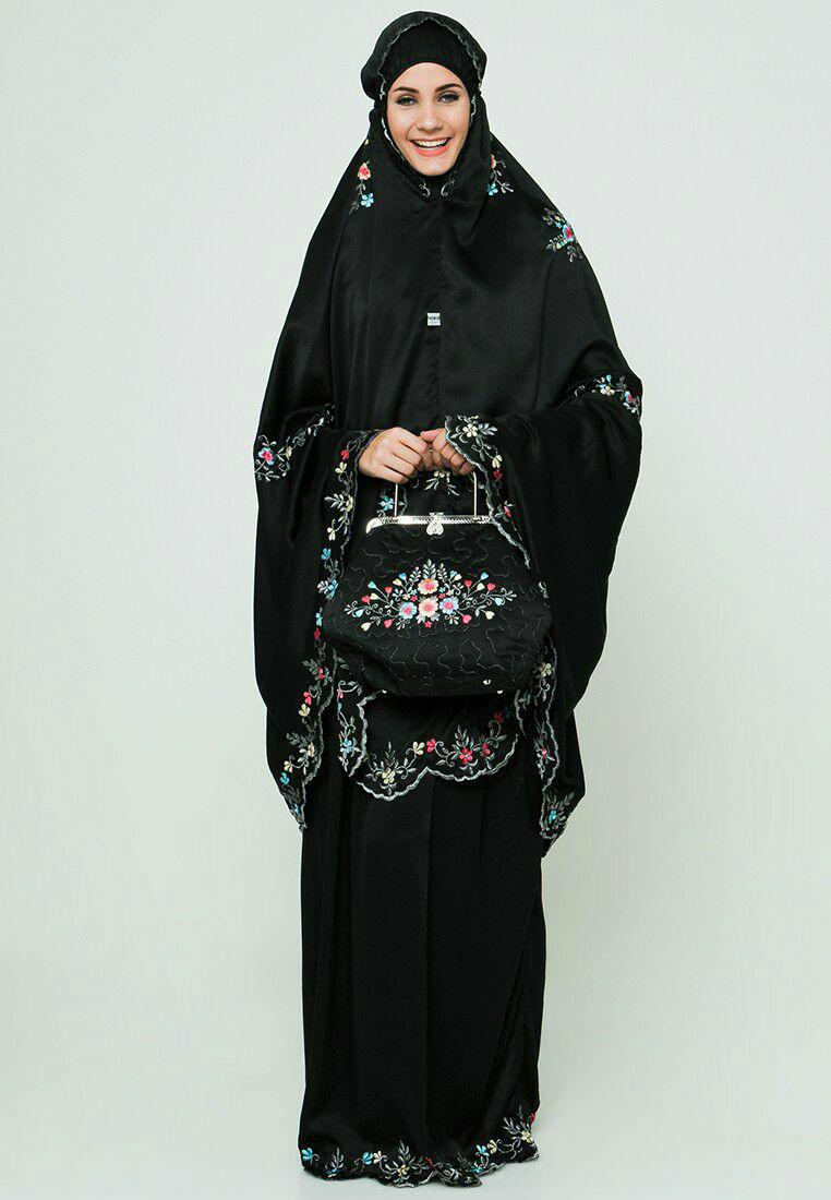 Ukhuwah Mukena Bordir Satin Sutra Yoryu Terbaru 2016 Hitam