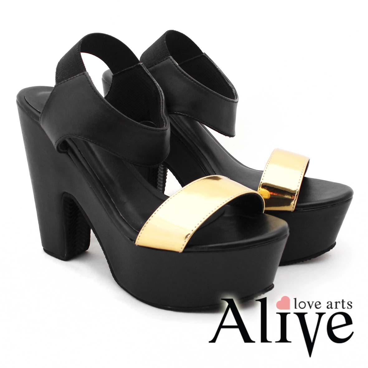 AliveLoveArts Morrigan Black Sepatu Heels Wanita
