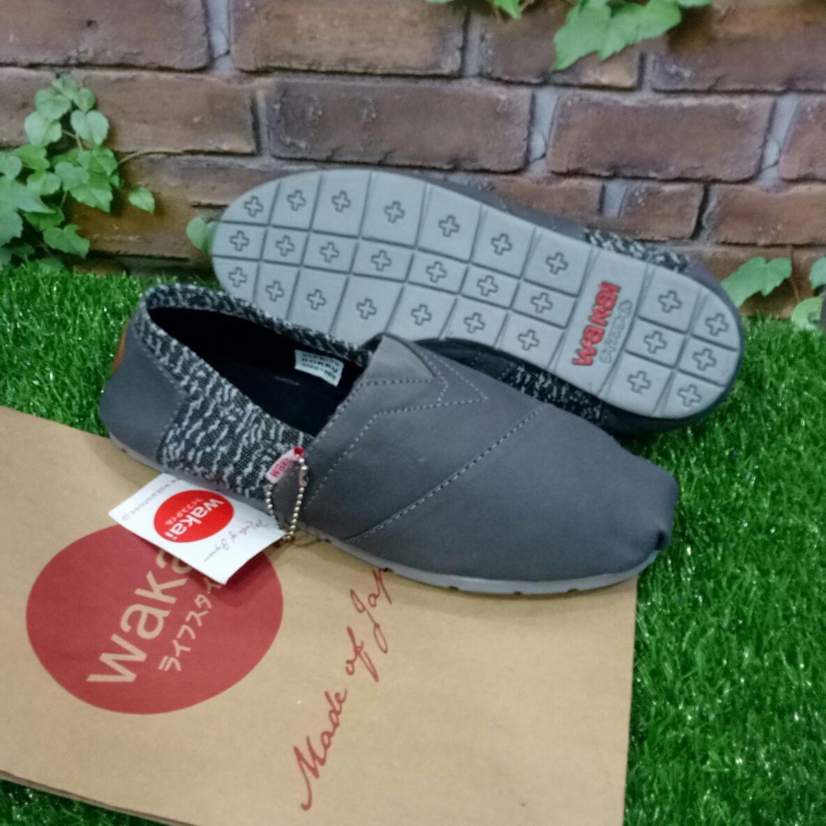 Sepatu Wakai Abu Crek 36-43