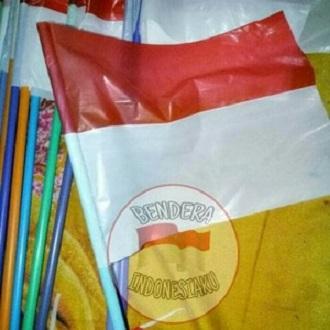 Bendera Indonesia Merah Putih Plastik Semar Tangkai Isi 100pcs/ Bendera Indonesia Merah Putih Plastik