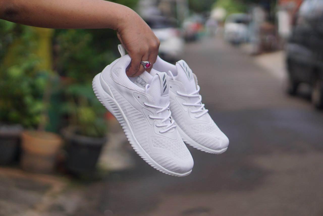 Sepatu Sneakers Pria Casual Santai Jogging Running Olahraga Futsal Kets Slip On the best quality Kuliah Kerja Hangout Import - Bayar Di Tempat ( COD )