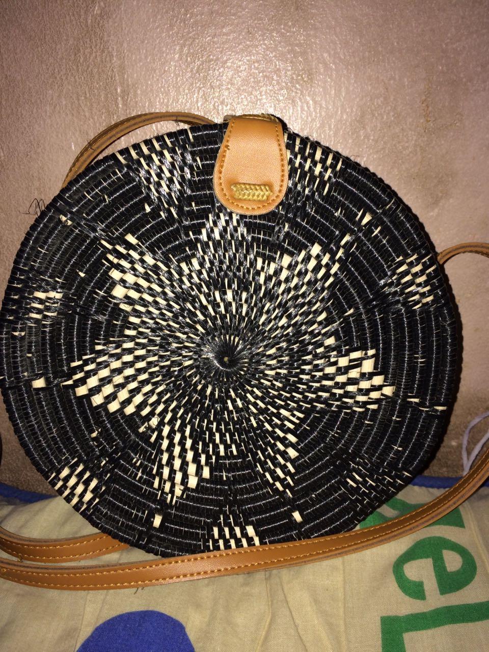 Tas Ratan ate Bali/Tas Ratan ate Warna Hitam/Motif Bunga/Tas Rajut - Bulat
