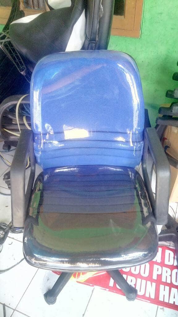 Gudang kursi Manager, TV, warnet, Komputer, bank, BUMN, biru hitam