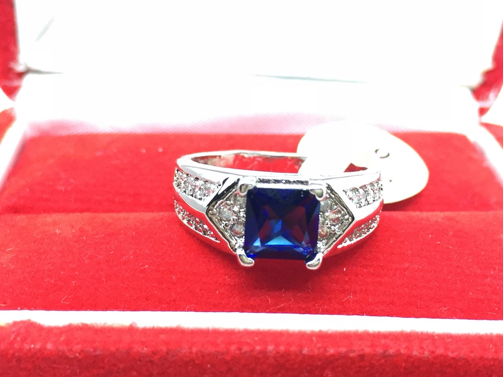 NEW PROMO Perhiasan Aksesoris Cincin Pria Wanita Lapis Emas Putih Batu Biru Kotak Mewah BR178 Murah