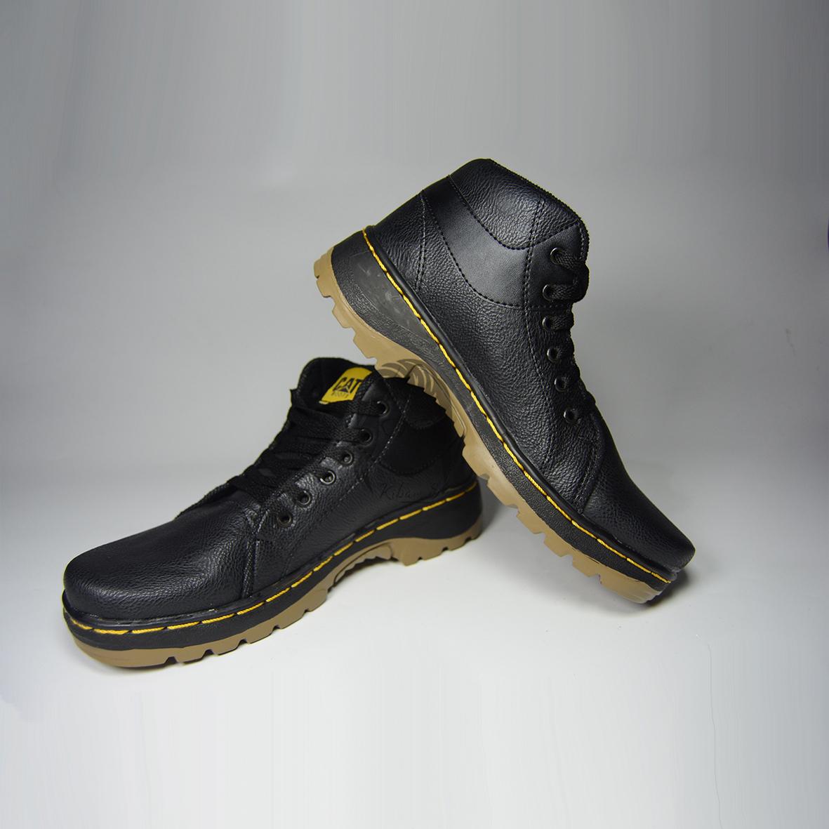 Kibaws sepatu boot tinggi full hitam cat cocok untuk hangout dan acara formal