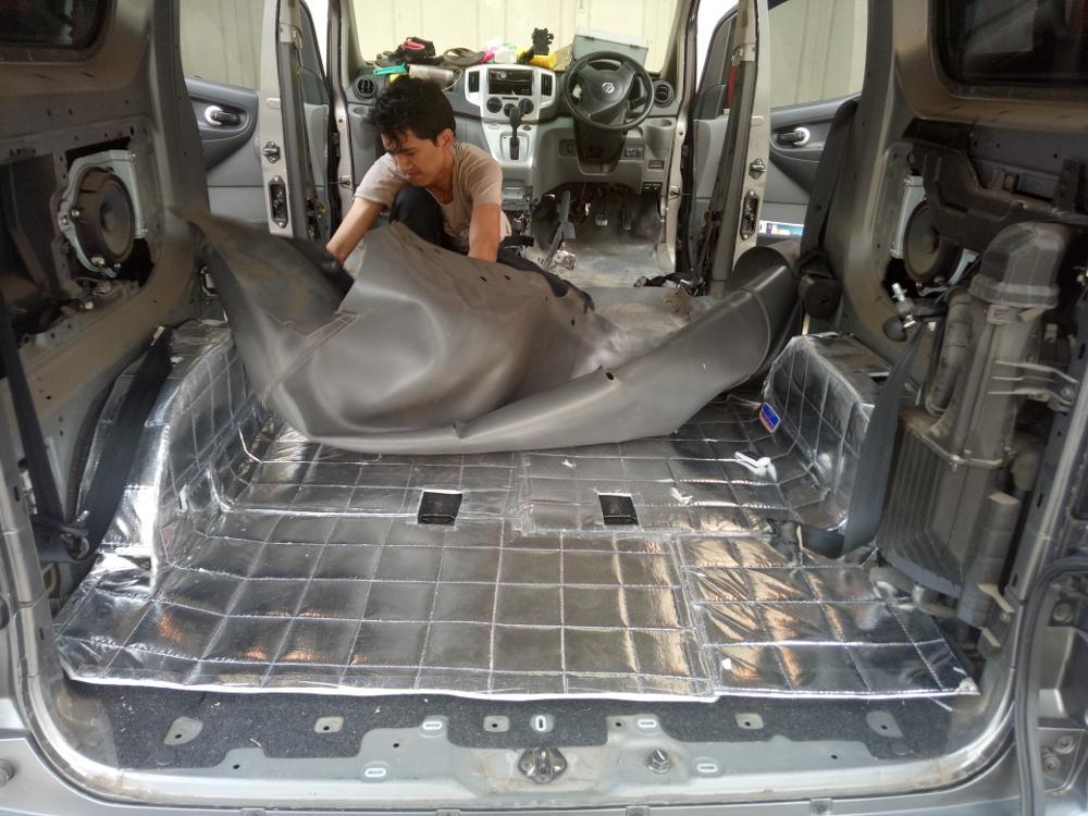 Peredam Lantai Alm Merk Vtech. Paket 8 Lembar Untuk Nissan Evalia. Nissan Serena. New Serena. Grand Max. Luxio. Suzuki APV.