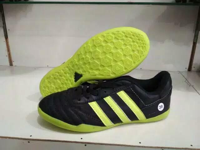 SEPATU FUTSAL UK 39-43 Bahan kulit Fortunrer shop murah