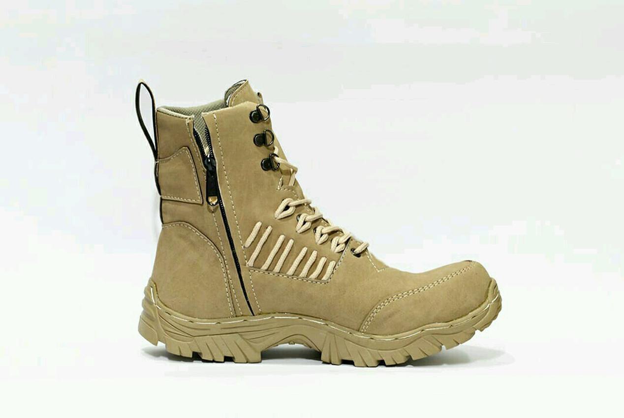 Sepatu Pria Crocodile Morissey / Sepatu Bengkel Maintenance / Sepatu Pria Boots Kerja / Sepatu Kickers Brembo Safety Boots / Sepatu Boots Safety Gunung Hikking Tracking / Sepatu Boots Delta /Sepatu Touring / Sepatu Boots Armor - Cream