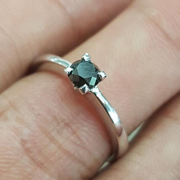 Cincin Emas 2.75 gram Berlian Hitam 0.44carat Eropa Asli Black Diamond