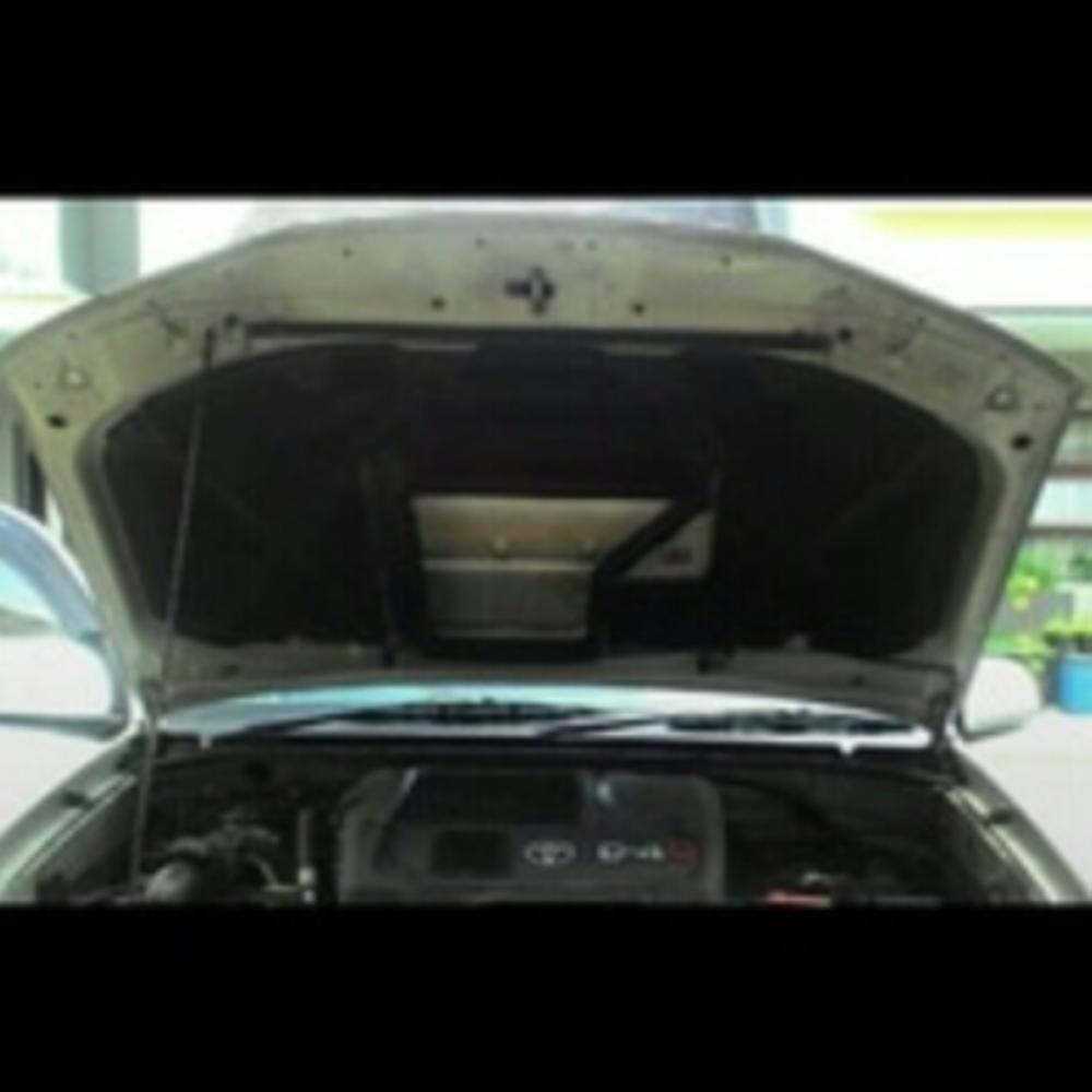 Peredam Kap Mesin Fortuner 2017