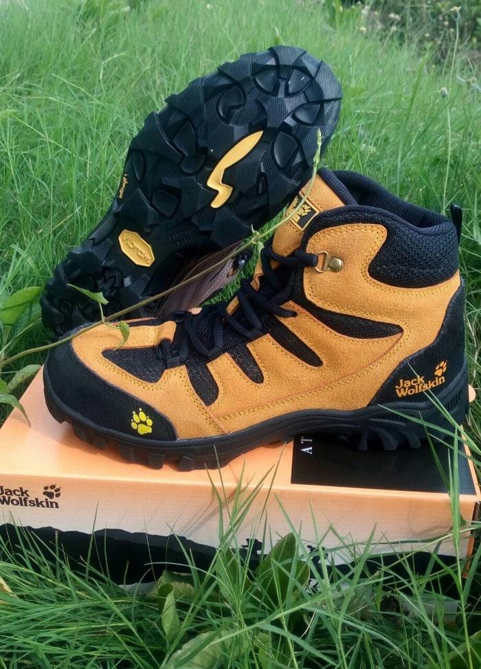SEPATU GUNUNG JACK WOLFSKIN ( JWS ) SOL VIBRAM