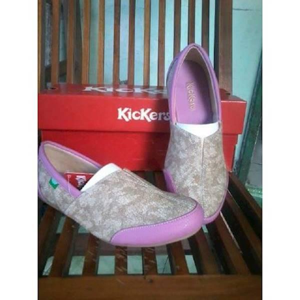 Promo Sepatu Slop Kickers Untuk Wanita Kualitas Bagus Gratis Ongkir