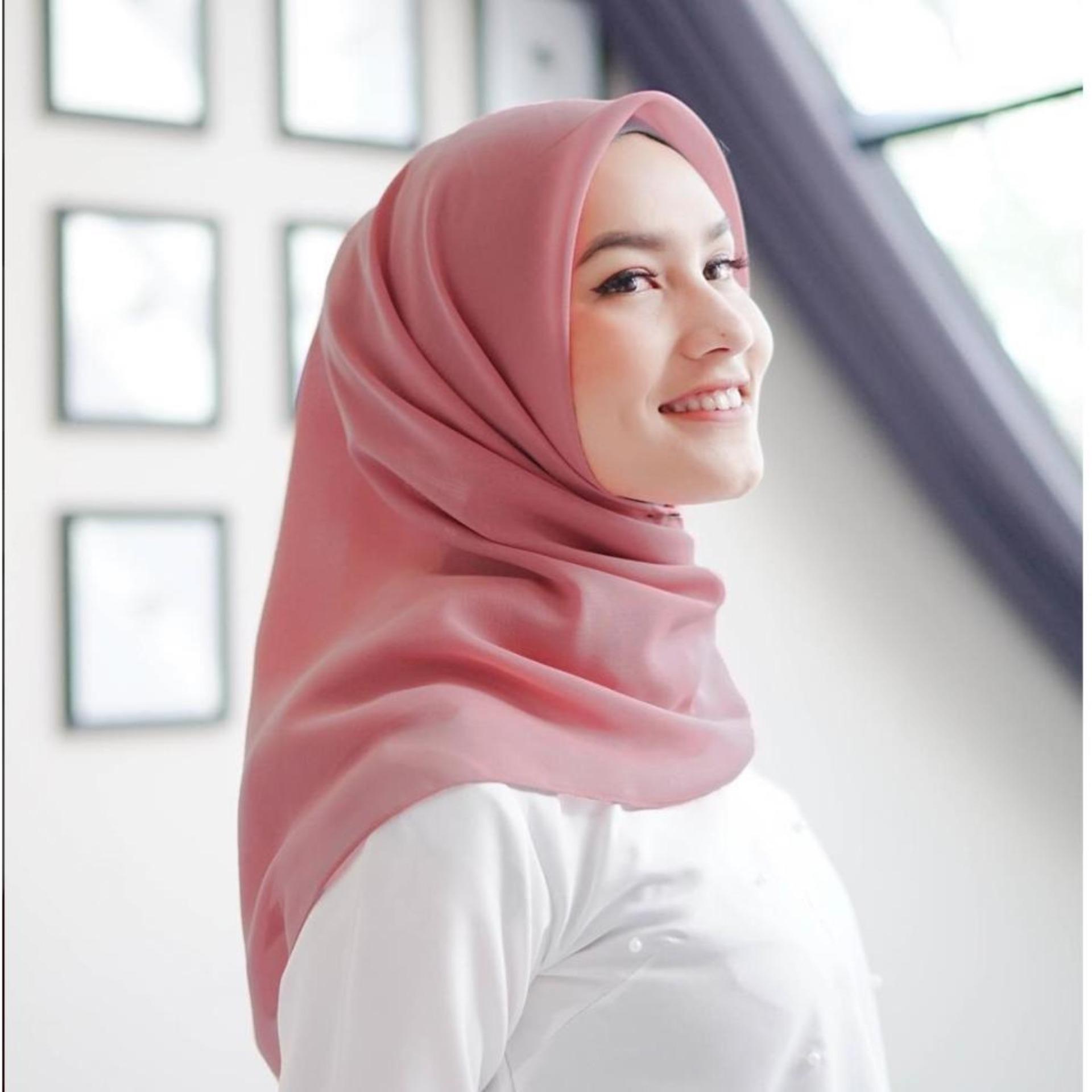 Cara Membuat Cadar Tali Dari Kerudung Segi Empat