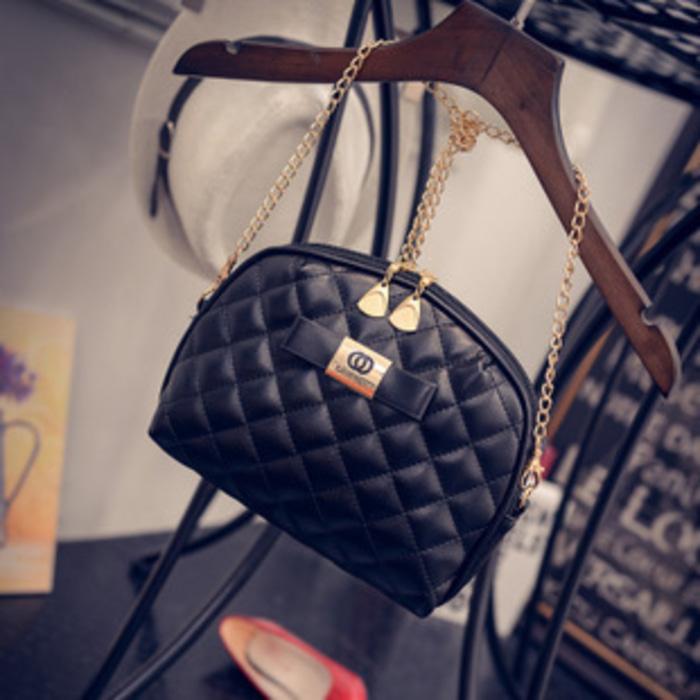 Tas Tas Selempang Branded Wanita Cantik Berkelas tas selempang chanel kecil dengan rantai/small chanel bag bta055