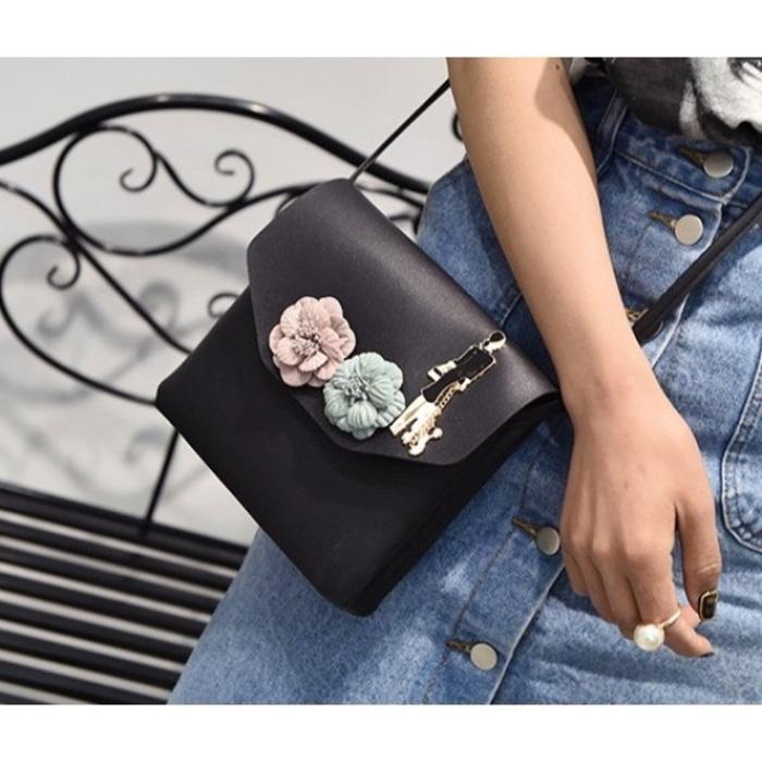 best seller- TAS SLING SHOULDER BAG HITAM MINI CLUTCH FLORAL SIMPLE CNK FOSSIL GOSH/ tas selempang gosh / tas import branded / tas gosh original