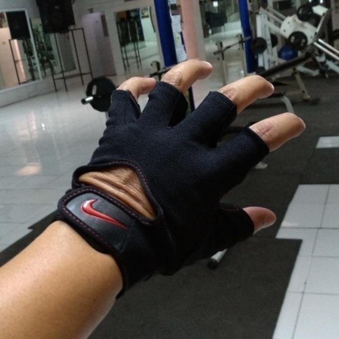Sarung Tangan Nike Gym Fitness Gloves New Black Edition BNIB New Editi - UQZT95