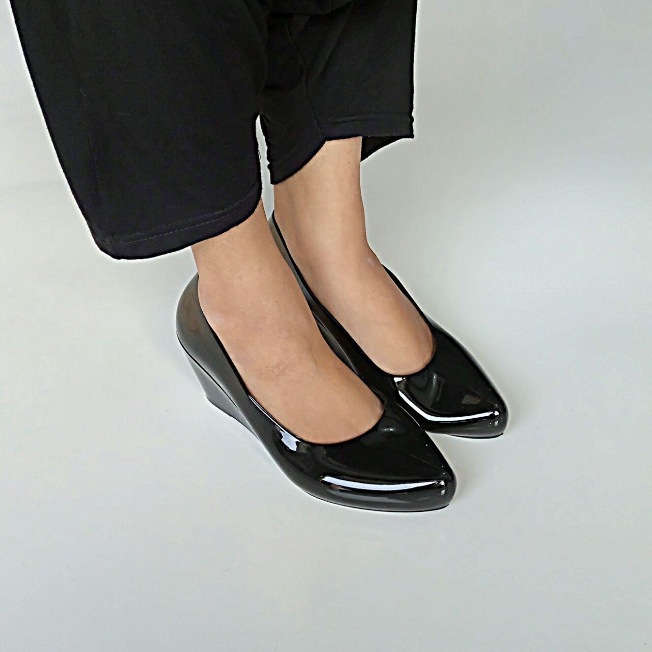 Ellen Taslim L-536 Jelly Wedges Impor Pantofel Hitam Glossy High Quality