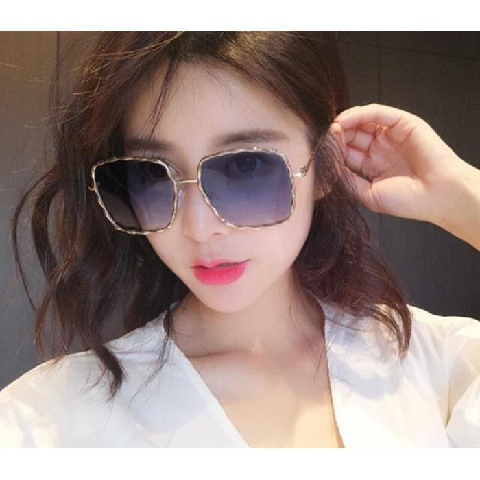 Kacamata hitam wanita import murah obral Sunglass artis UV400 sosialita terbaru murah import model Artis korea branded terkenal anti radiasi Hitam Sunglass woman /Alkasih