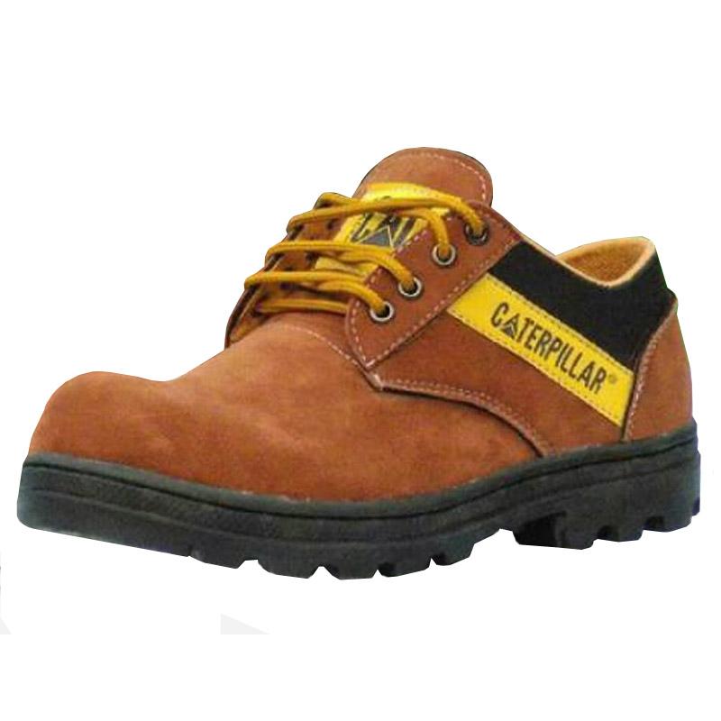 Sepatu caterpillar coklat muda suede. sepatu gunung caterpillar sepatu safety caterpilar safety shoes sepatu boot caterpillar tactival shoes