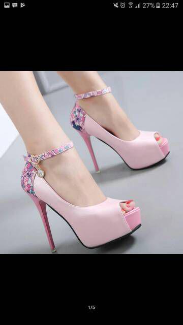 heel belakang bunga