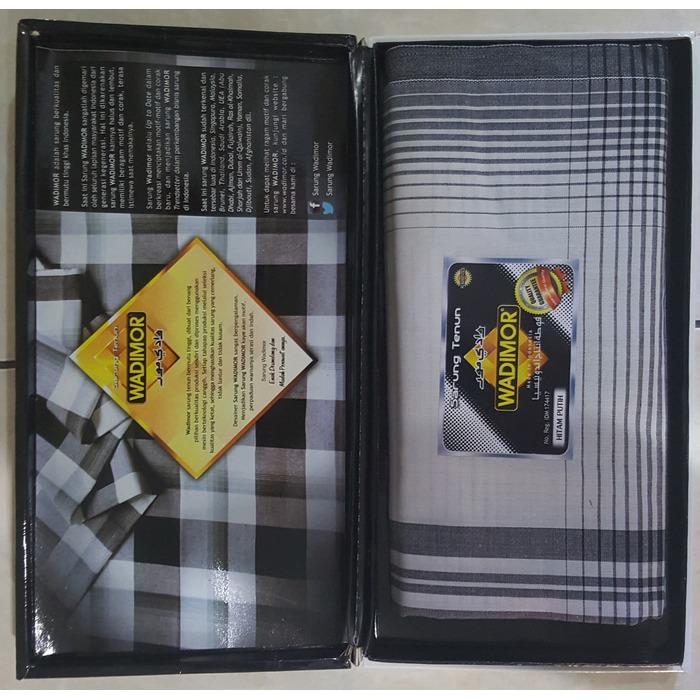 Sarung Tenun Wadimor Hitam Putih