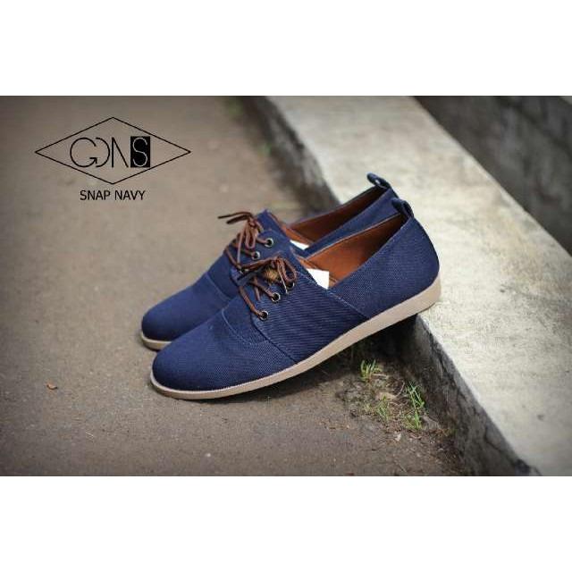 Sepatu Pria Clarks Eywa Kombinasi Mocassin Suede Hitam Tan