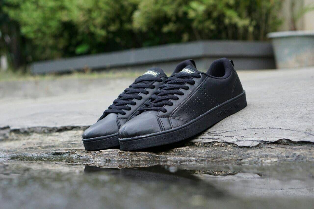 Sepatu sneakers casual wanita/pria sepatu sekolah hitam polos