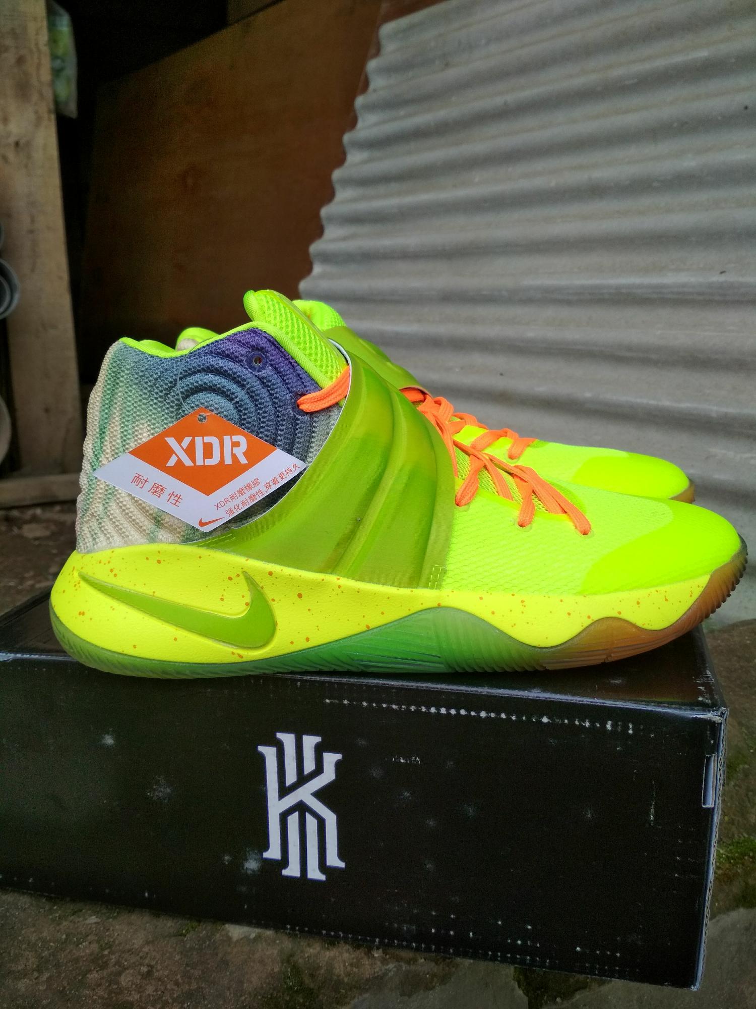 Sepatu Basket Pria