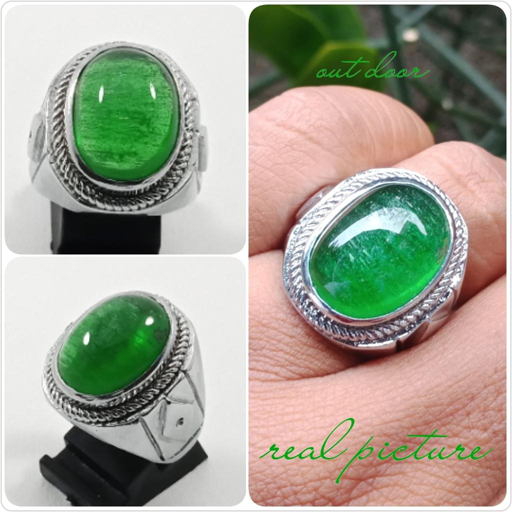 CINCIN ZAMRUD KALIMANTAN KUALITAS YAHUD DENGAN RING TANAM MEWAH ANTI LUNTUR DIPAKAI PASTI KEREN, PASTINYA BEDA DENGAN YG LAIN