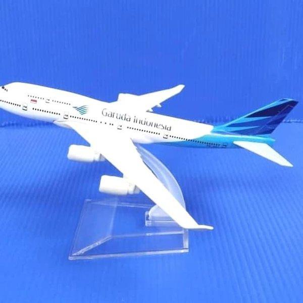 PESAWAT DIECAST MINIATUR GARUDA INDONESIA