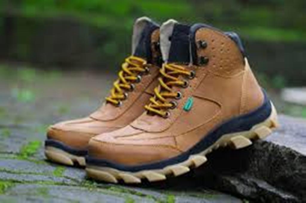 DISKON JUAL Sepatu Pria Safety Tracking/Gunung Boot Kickers Sued Mercy