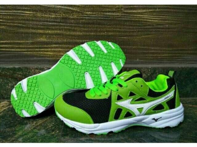 Sepatu Lari Pria - Mizuno Spark 2 Origin Shoes