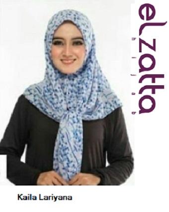 Scarf Kaila Lariyana segi empat jilbab elzatta