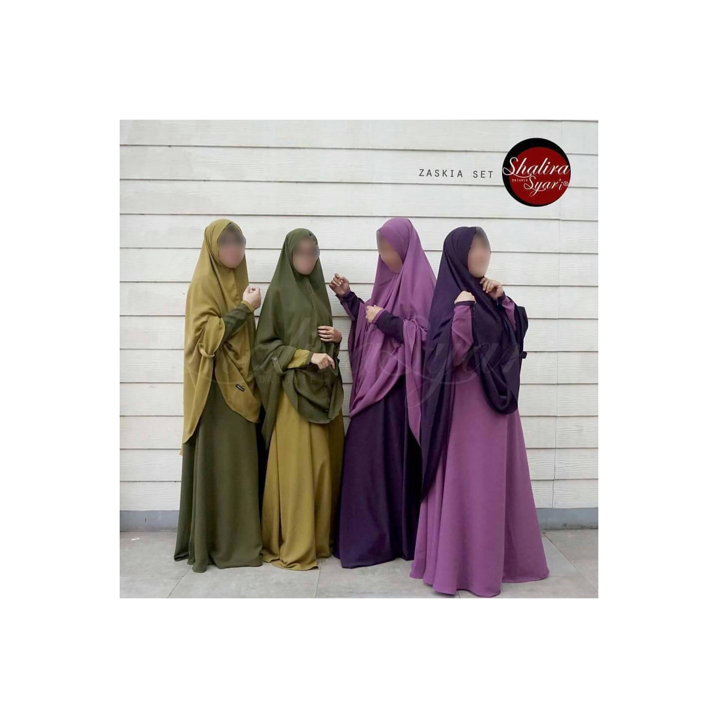 Zaskia set gamis dan jilbab
