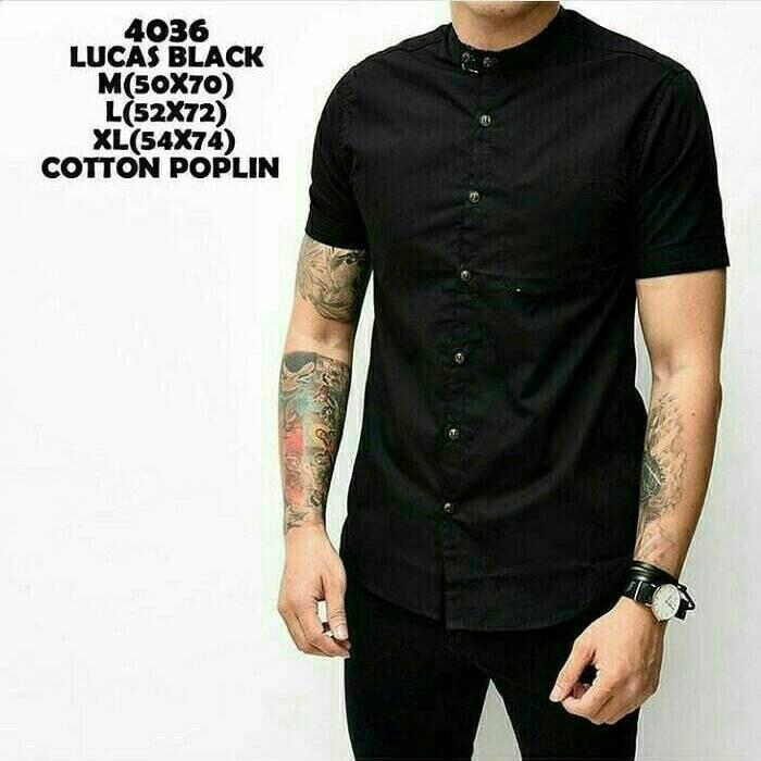 Kemeja Pria Lengan Pendek Polos Kerah Sanghai Hitam Polos