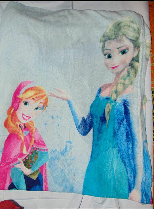 Selimut Bulu halus Karakter motif Frozen Elsa anna