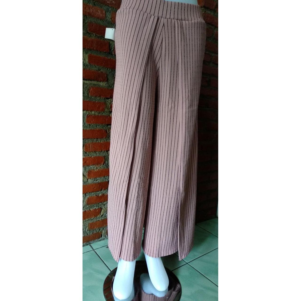  Celana Kulot Sayap Motif Garis Celana Wanita