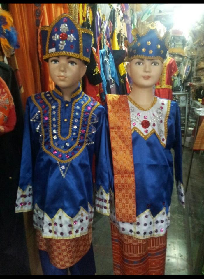 Baju adat gorontalo