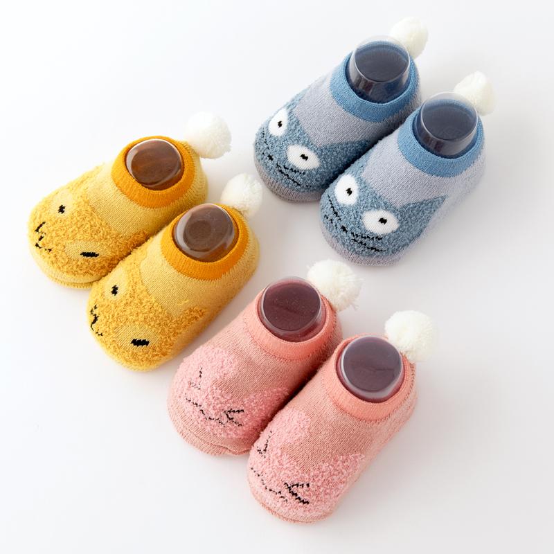 Kaos Kaki Kartun Musim Semi Dan Musim Gugur Kaos Kaki Non-slip Bayi Baru Lahir (Kartun Kaus Kaki Tiga Pasang Pakaian (Biru Dan Abu-abu Merah Muda Kuning))