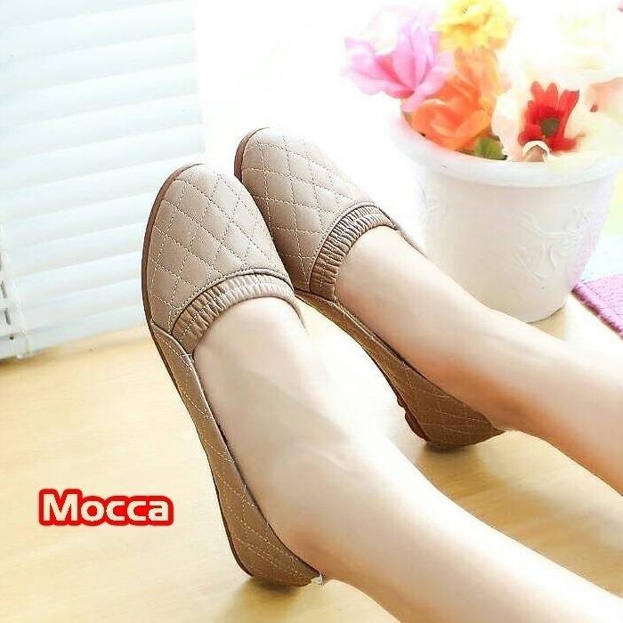 Sepatu Wanita Motif Kulit Ular