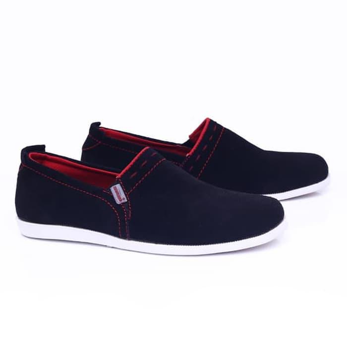 Sepatu laki-laki/sepatu pria Kets Slip On Kulit Sepatu Casual Laki Laki keluaran terbaru model terbaru kualitas bagus harga murah warna hitam