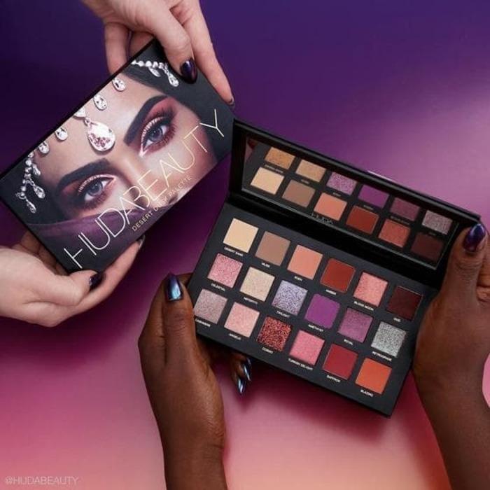 HUDA BEAUTY DESERT DUSK EYESHADOW PALLETE