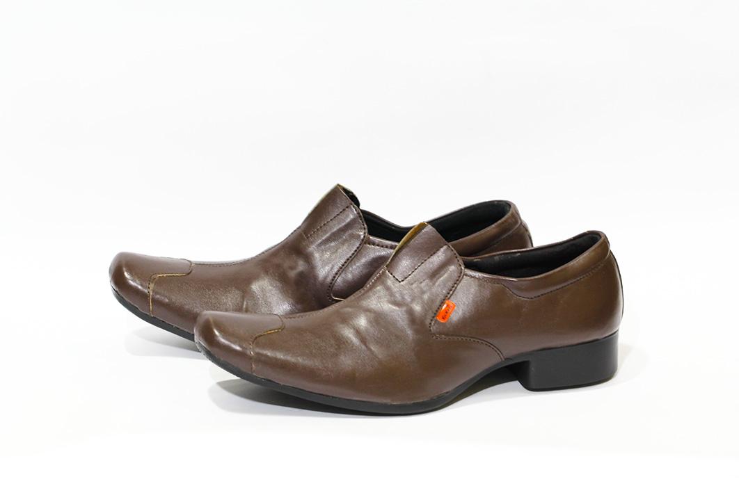 Sepatu Formal Kerja Pantofel Kantor Pria Termurah Hitam dan Coklat Kickers Malkis 