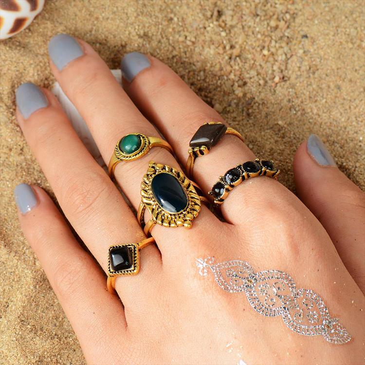 Kemilau Perhiasan Cincin Zirkon Diamante Jari 18 Kb Emas 