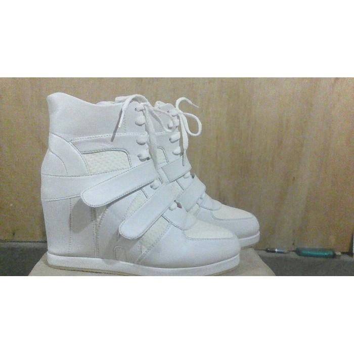Promo Sepatu Wanita & Pria Sneaker Wedges Nike Gratis Ongkir