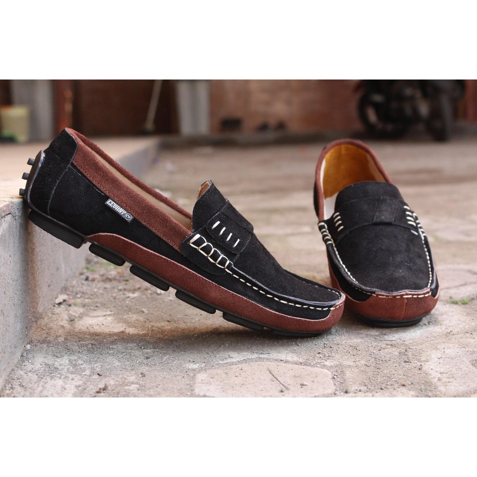 Sepatu Pria Clarks Eywa Mocassin Suede Hitam