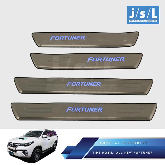 All New Fortuner Side Scuff Plate W/ Lamp Inner Stainless