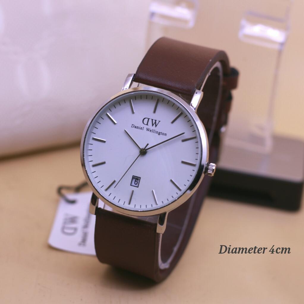 Jam Tangan DW Daniel Welington KJ - Limited Edition Elegan Mewah Series-Pria Wanita Formal Kasual Terbaru-Women Men Luxury Watch-Leather Strap-Kulit Stainless Kekinian Sporty Fashionable Bonus Jam DW Kanvas/Kulit Premium & Exclusive Box With 2 Battery