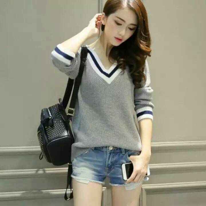 Ladies Fashion Sweater Wanita Lengan Panjang Dellani / Baju Tebal Polos / Baju Hangat / Kaos TShirt Lengan Panjang VNeck / Kaos Sweater Keren/ Baju Hangat / Jaket wanita NR (LISVI) - ABU