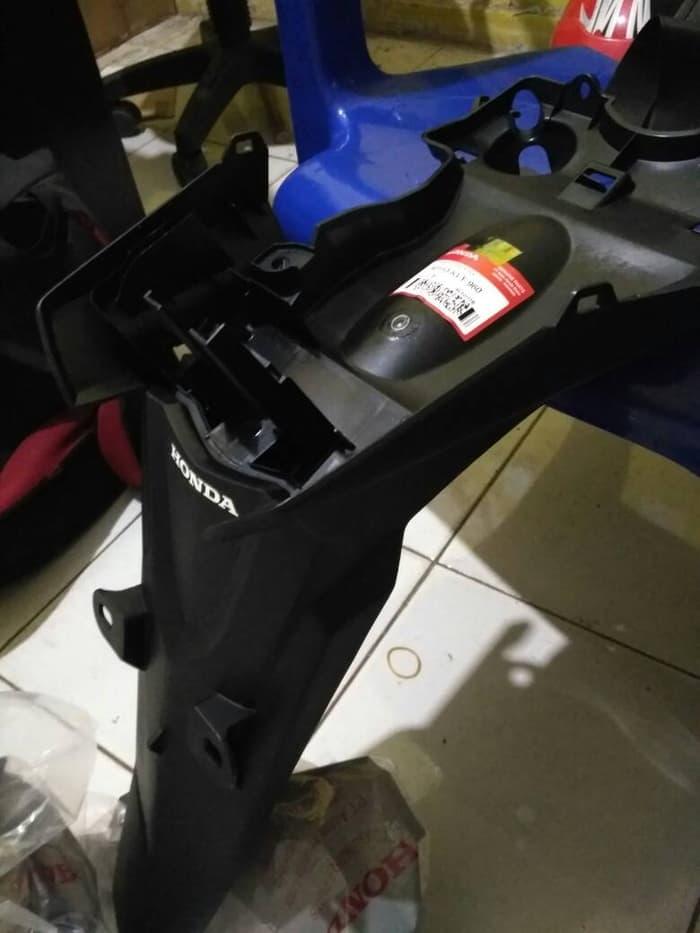 Aksesoris motor nmax/Aksesoris motor vario 150/Aksesoris motor beat/Aksesoris motor vario 125/Aksesoris motor yamaha nmax/Aksesoris motor vixion sepakbor belakang beat lama carbu ori honda ahm